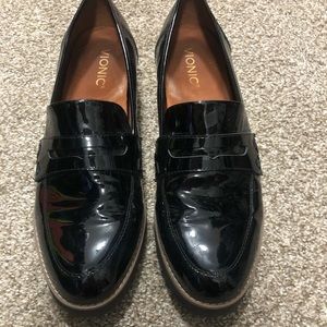 Black patent leather Vionic loafer